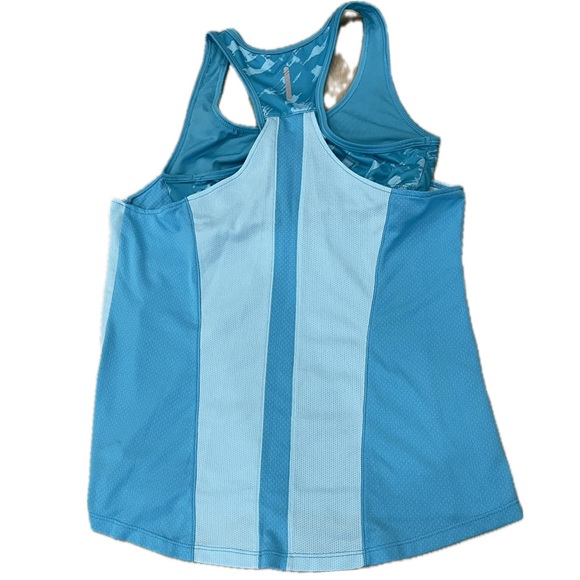 Sz.S-Champion Sports Built in Bra Tank- Blue Light blue - Picture 2 of 14